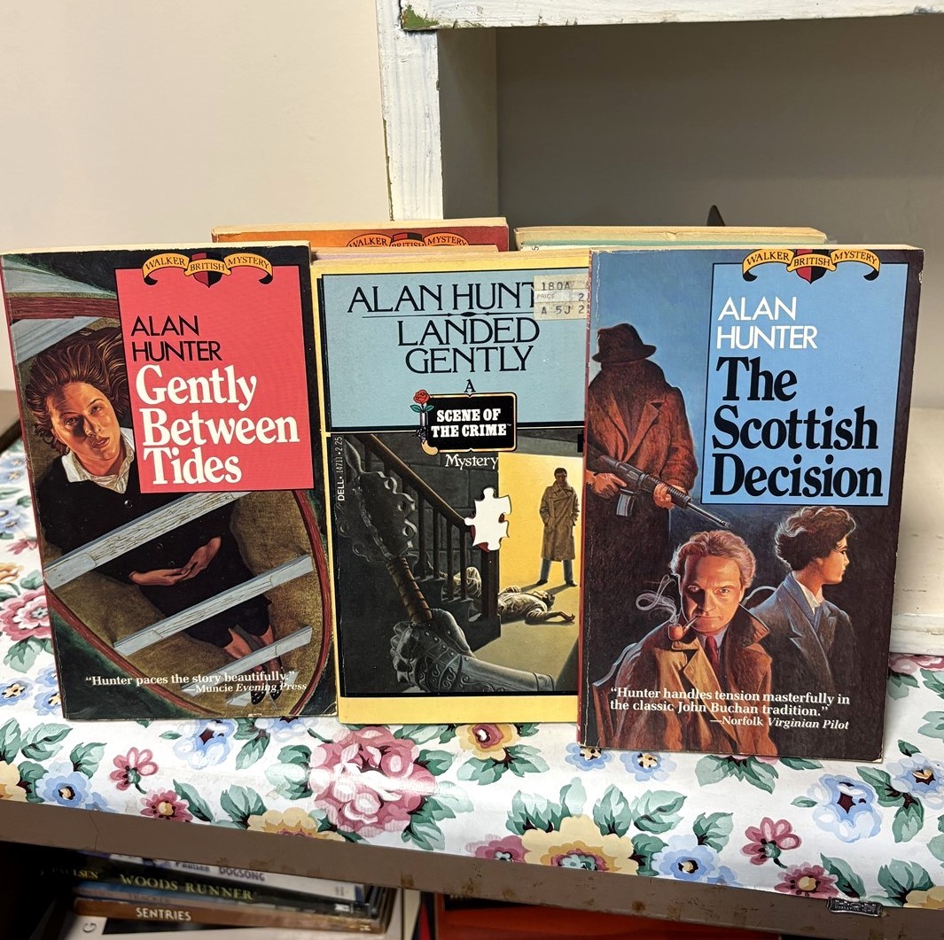 ALAN HUNTER Inspector George Gently seven 7 vtg books lot 1957-1983 mystery UK