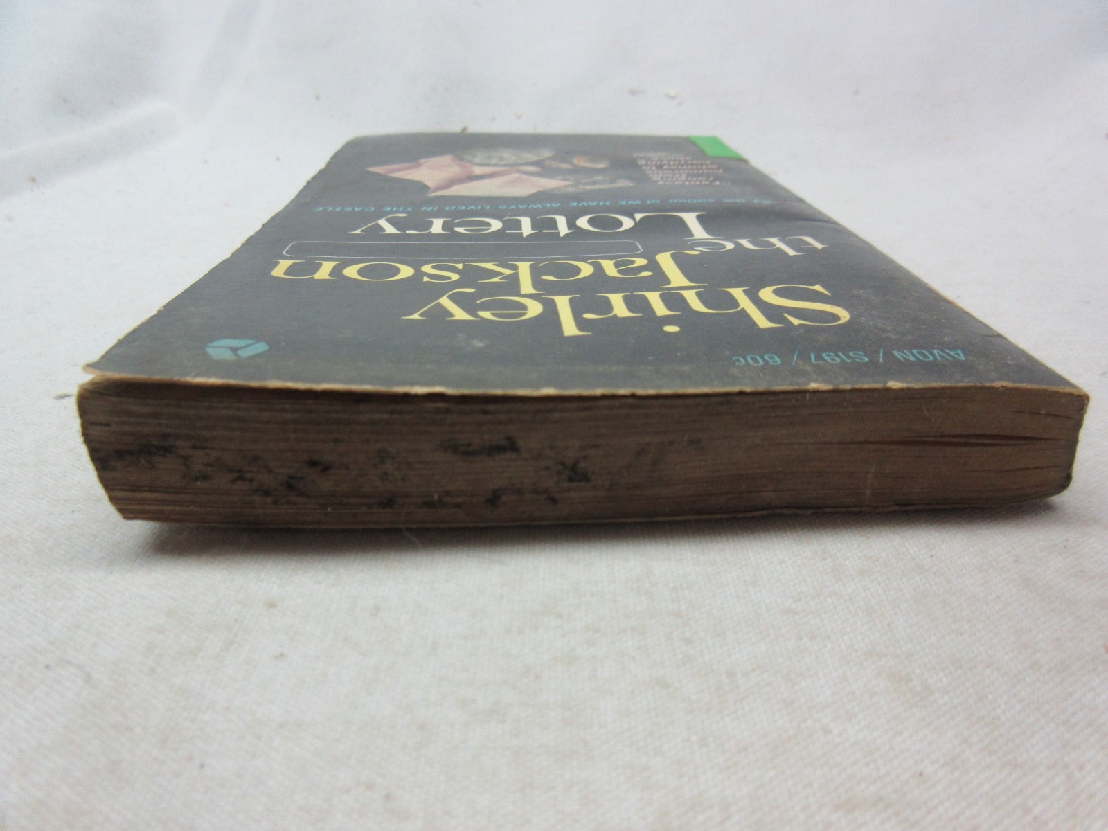 Shirley Jackson / THE LOTTERY Avon 3rd Printing 1965 Paperback Book PB IN (L)
