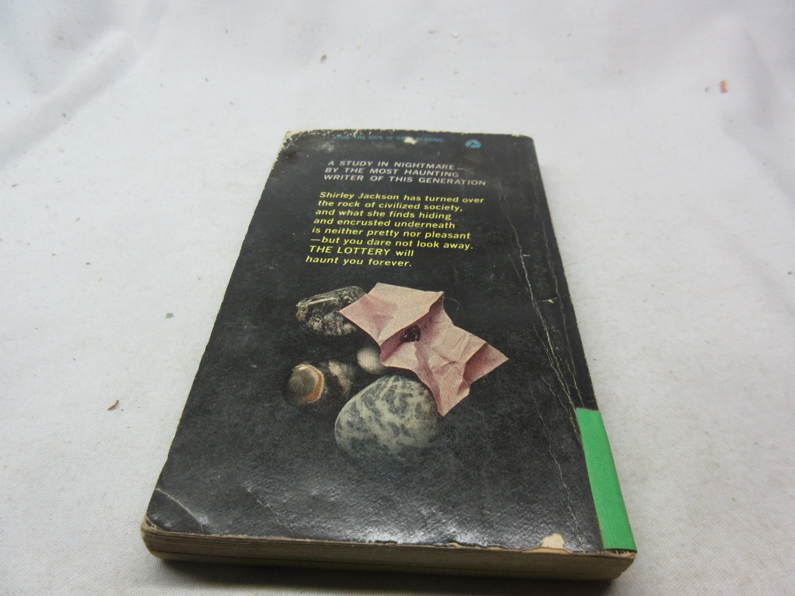 Shirley Jackson / THE LOTTERY Avon 3rd Printing 1965 Paperback Book PB IN (L)