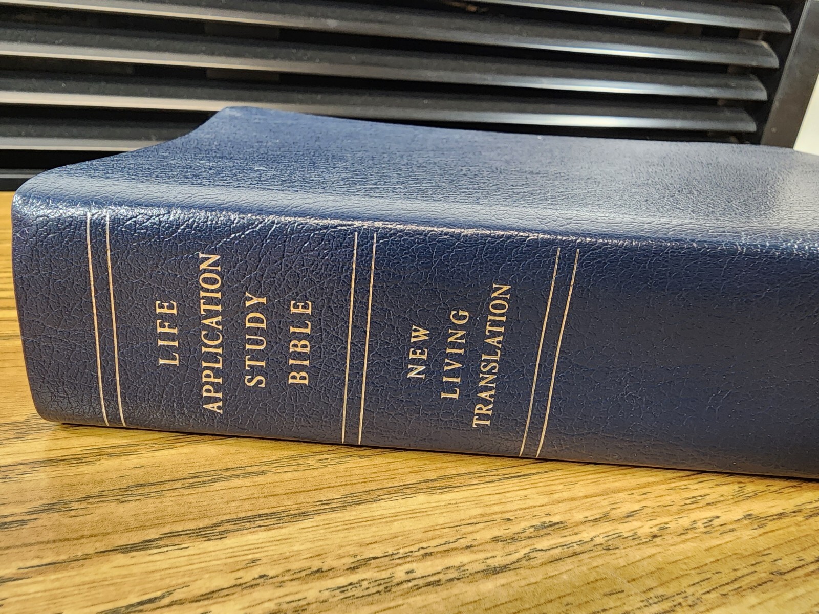 Life Application Study Bible New Living Translation Bonded Leather – 8.25″×5.5″