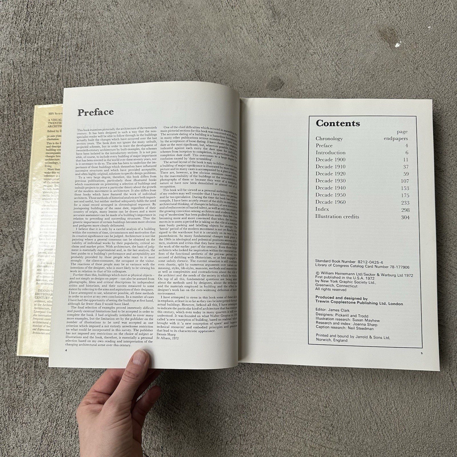 A Visual History of Twentieth Century Architecture by Dennis Sharp 1972 HC