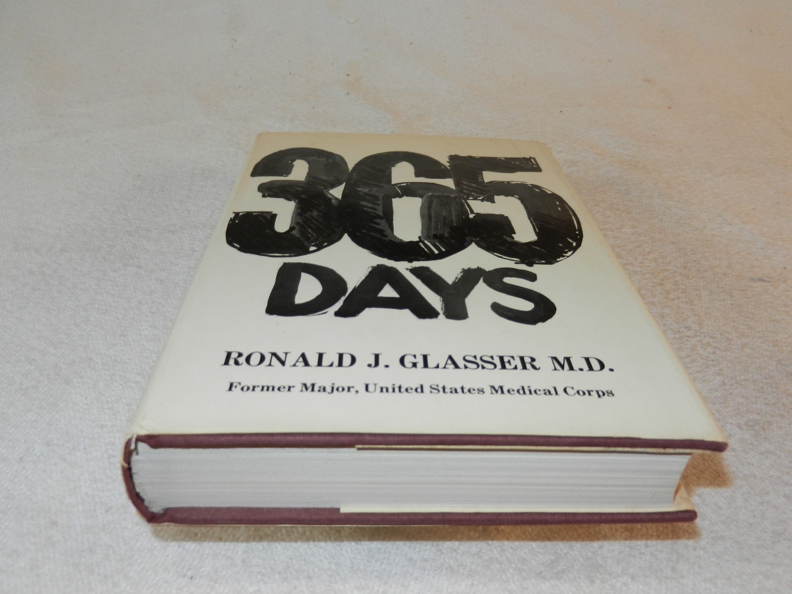 VIETNAM 1968-69 US Army Doctor Zama ,hospital in Japan “365 DAYS” 1971 ed