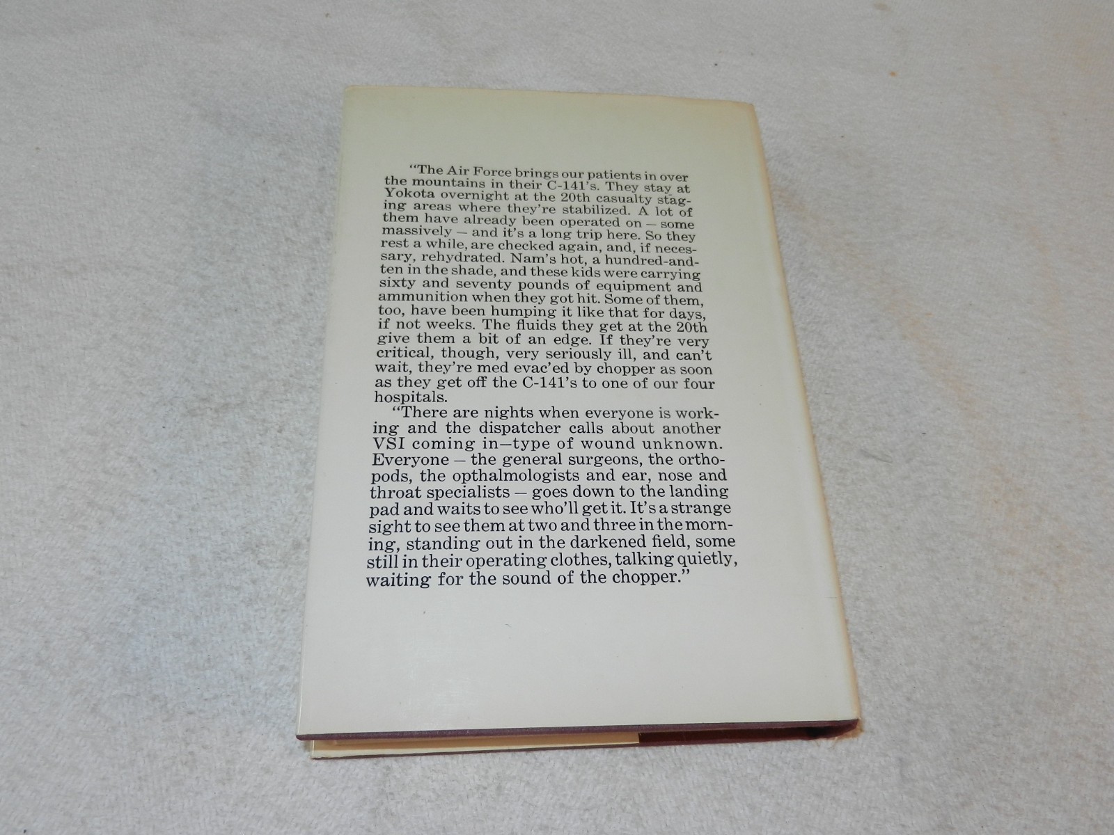 VIETNAM 1968-69 US Army Doctor Zama ,hospital in Japan “365 DAYS” 1971 ed
