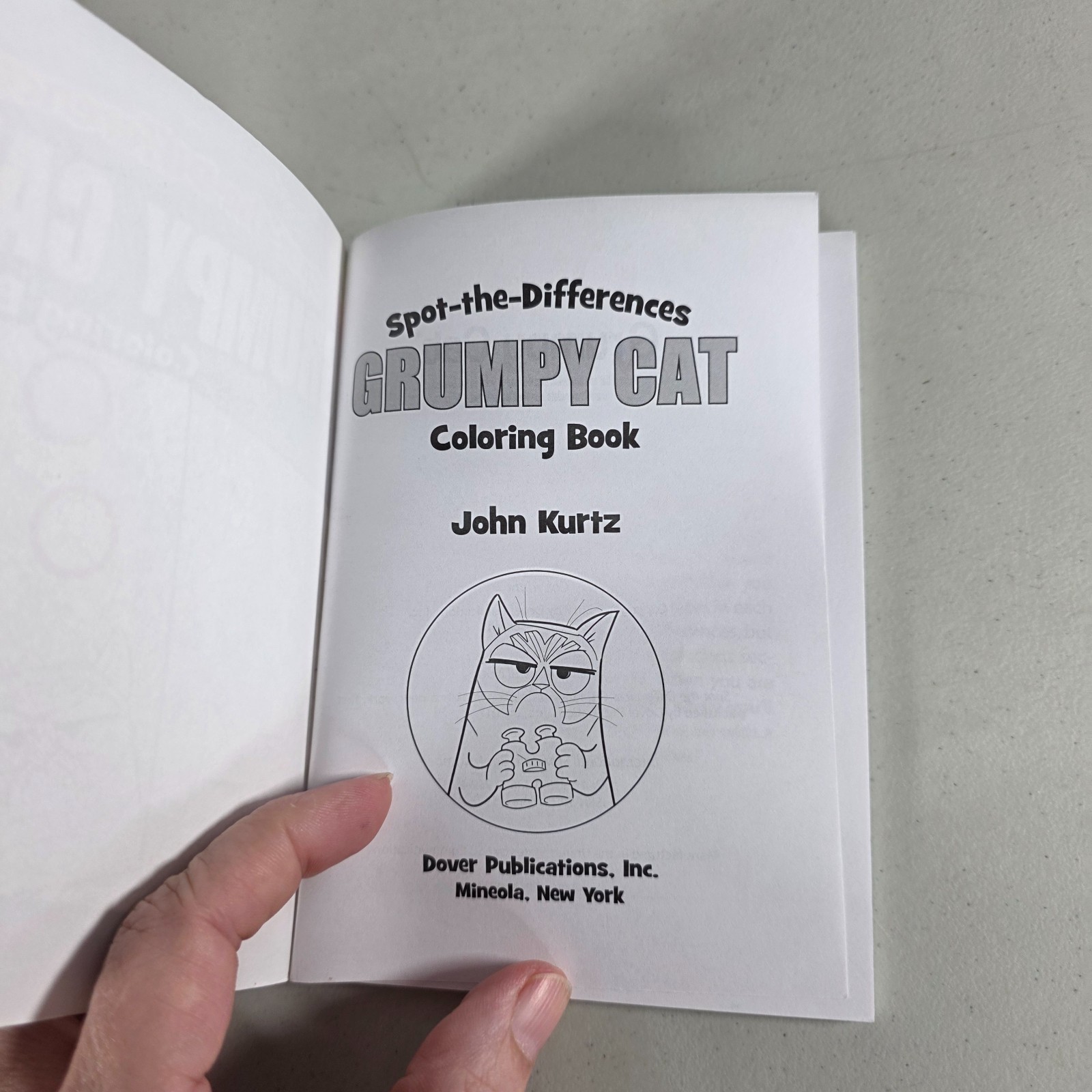 Grumpy Cat Spot‑the‑Differences Coloring Book – 4″ × 6″ – 62 Pages – Dover