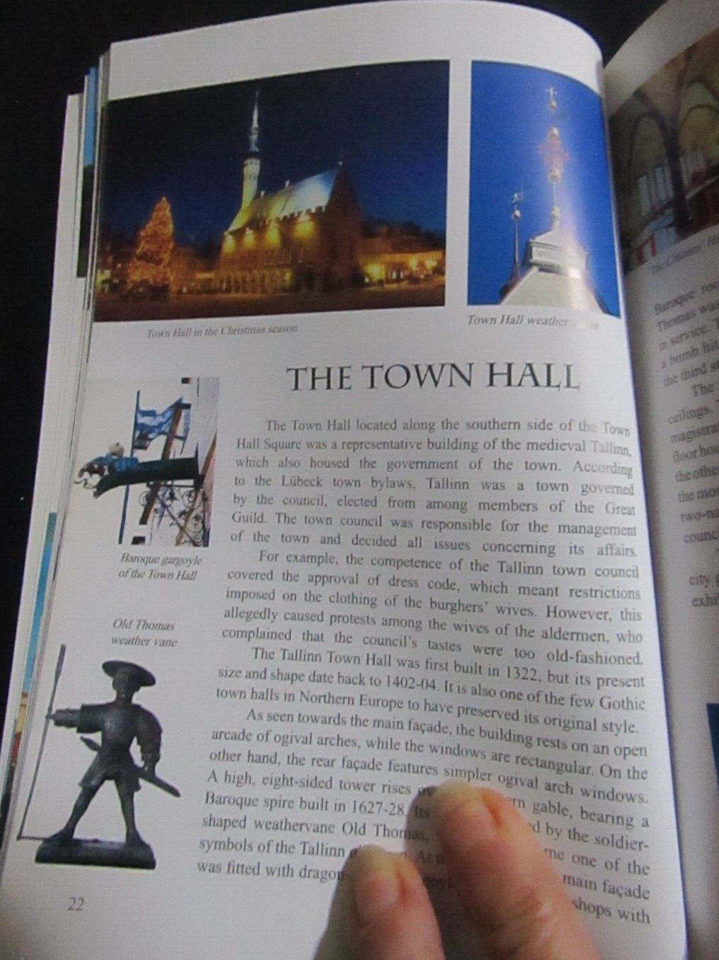 TALLIN EXTONIA PAPERBACK BOOK 48 PGS 2015 8 X 5.5 INCHES 2 DIFF MAPS
