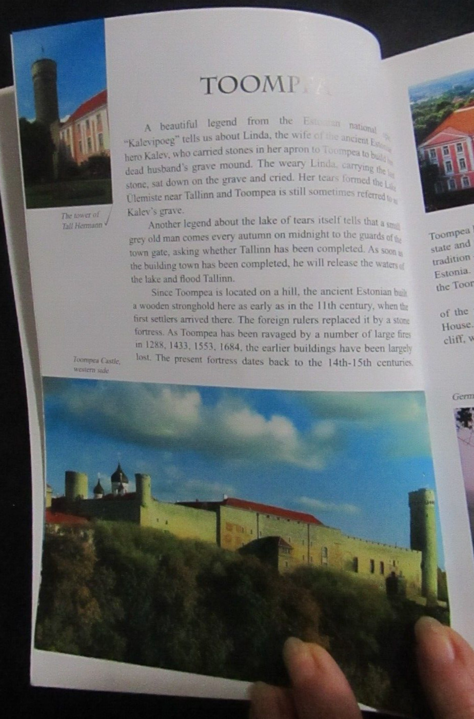 TALLIN EXTONIA PAPERBACK BOOK 48 PGS 2015 8 X 5.5 INCHES 2 DIFF MAPS