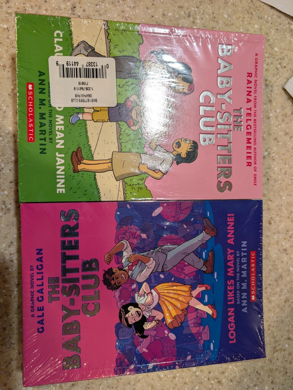 NEW in Pkg The Babysitters Club Graphic Novels set #1-8 Author: Ann M Martin